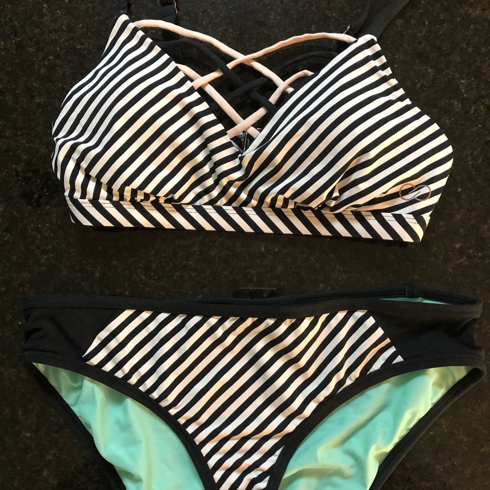 Black & White striped 2 piece swimsuit